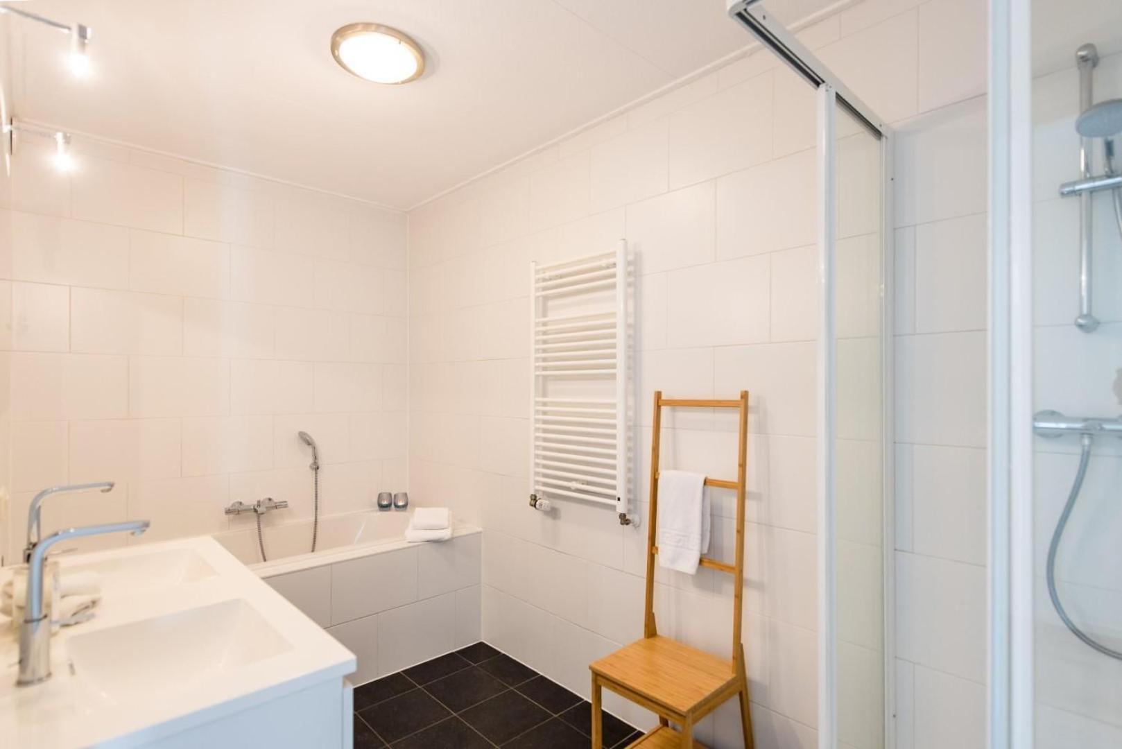 Staetige Dames Apartment Нес Екстериор снимка
