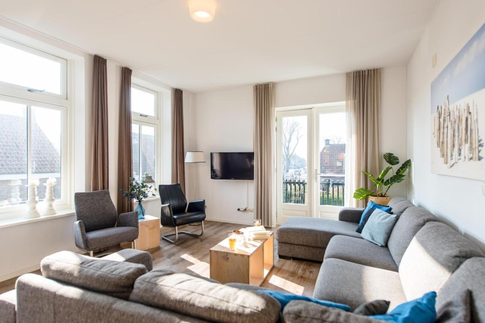Staetige Dames Apartment Нес Екстериор снимка